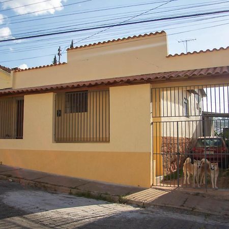 Bed and Breakfast Casa do Juá Lavras Esterno foto